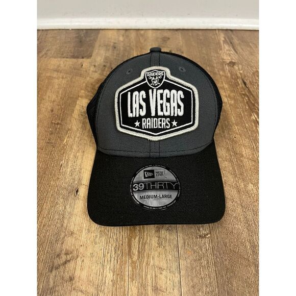 New Era 39Thirty Las Vegas Raiders Fitted Hat M/L Black Gray Embroidered NWT - Picture 1 of 8